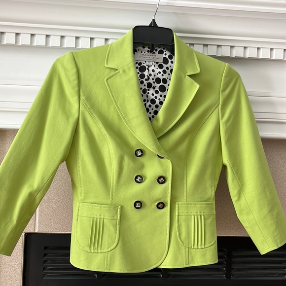 Tahari Jackets & Blazers - TaHARI ARTHURT S. LEVVINE petite 4P